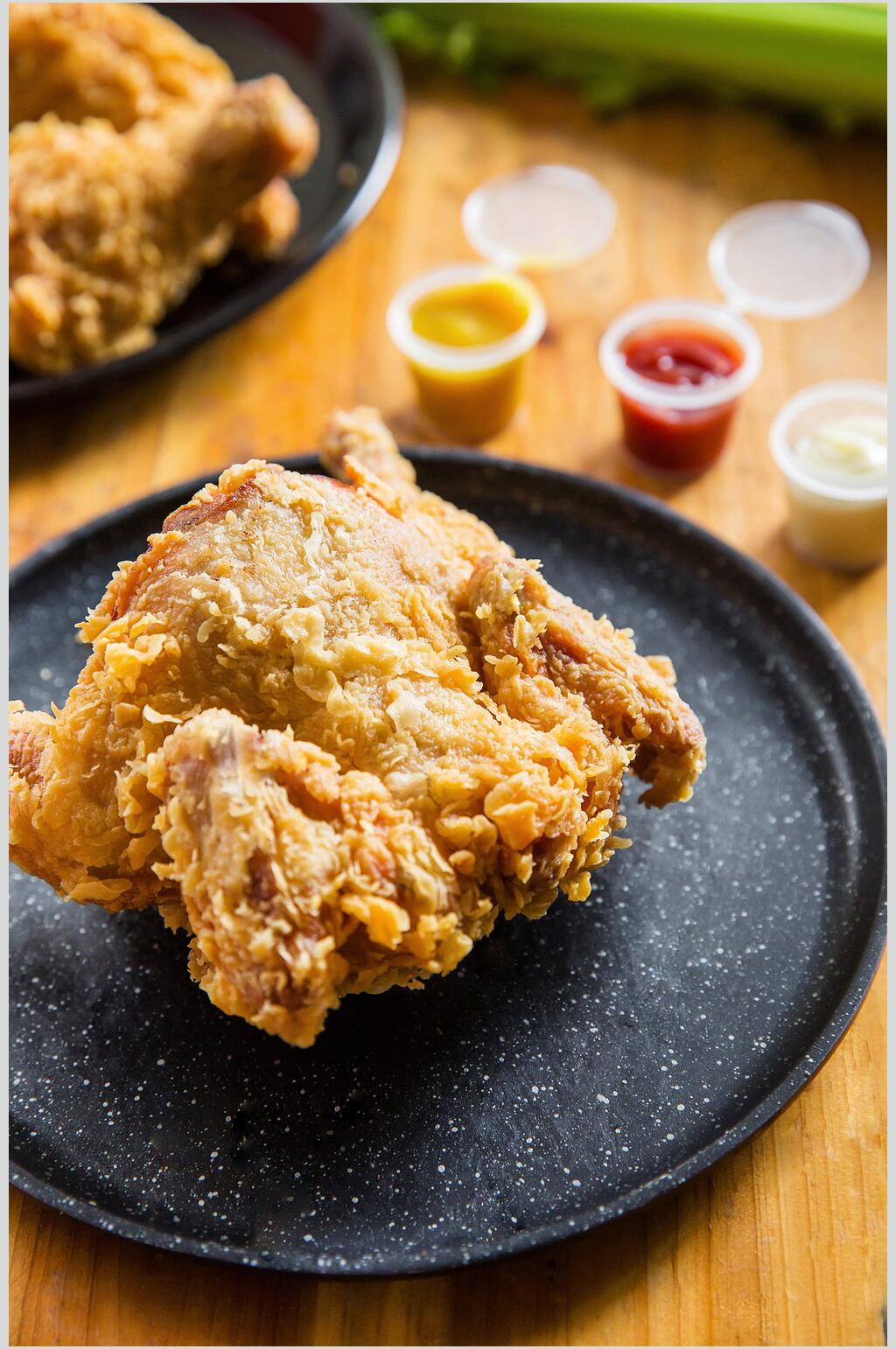 简约小吃炸品图片摄影图