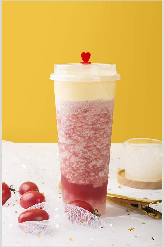 西瓜冰沙奶盖红色摄影图
