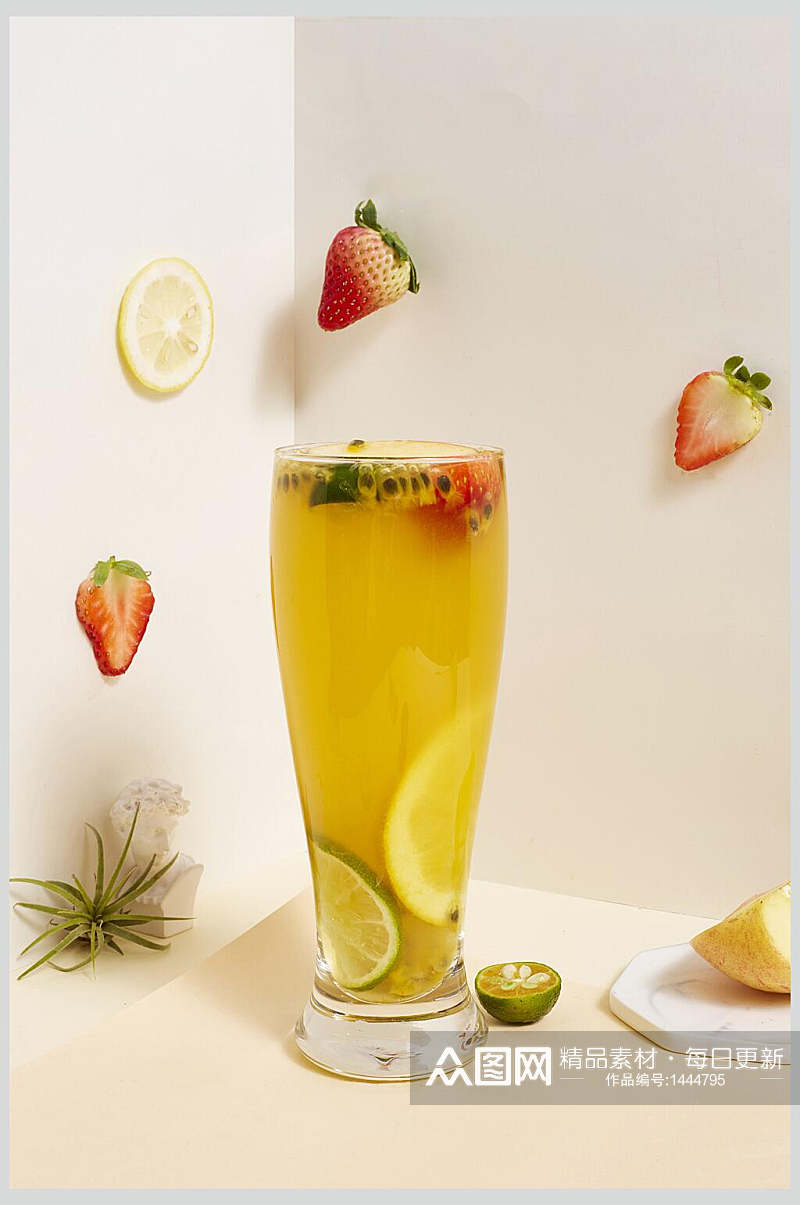 柠檬草莓果茶饮品店摄影图素材