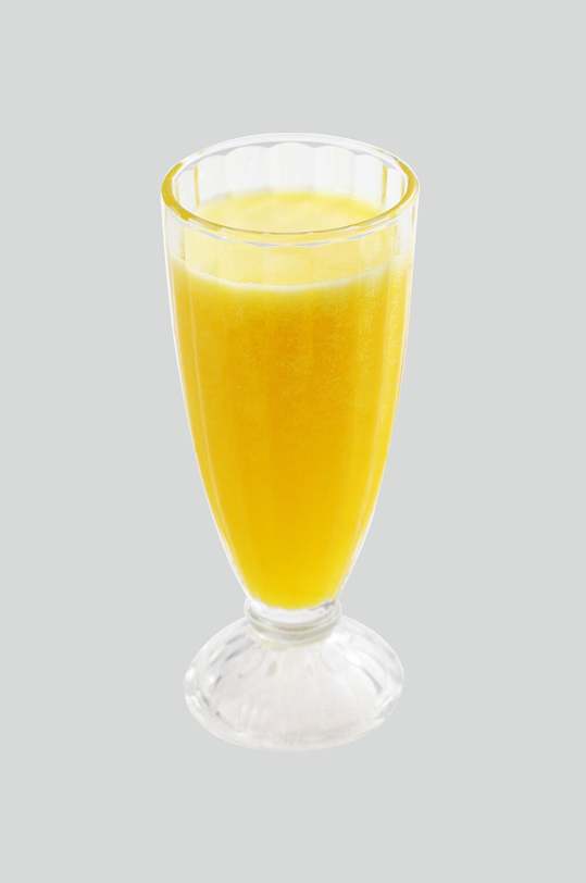 黄色芒果汁新鲜摄影图
