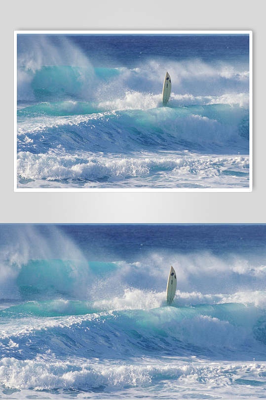 巨浪中帆船航行海浪图片