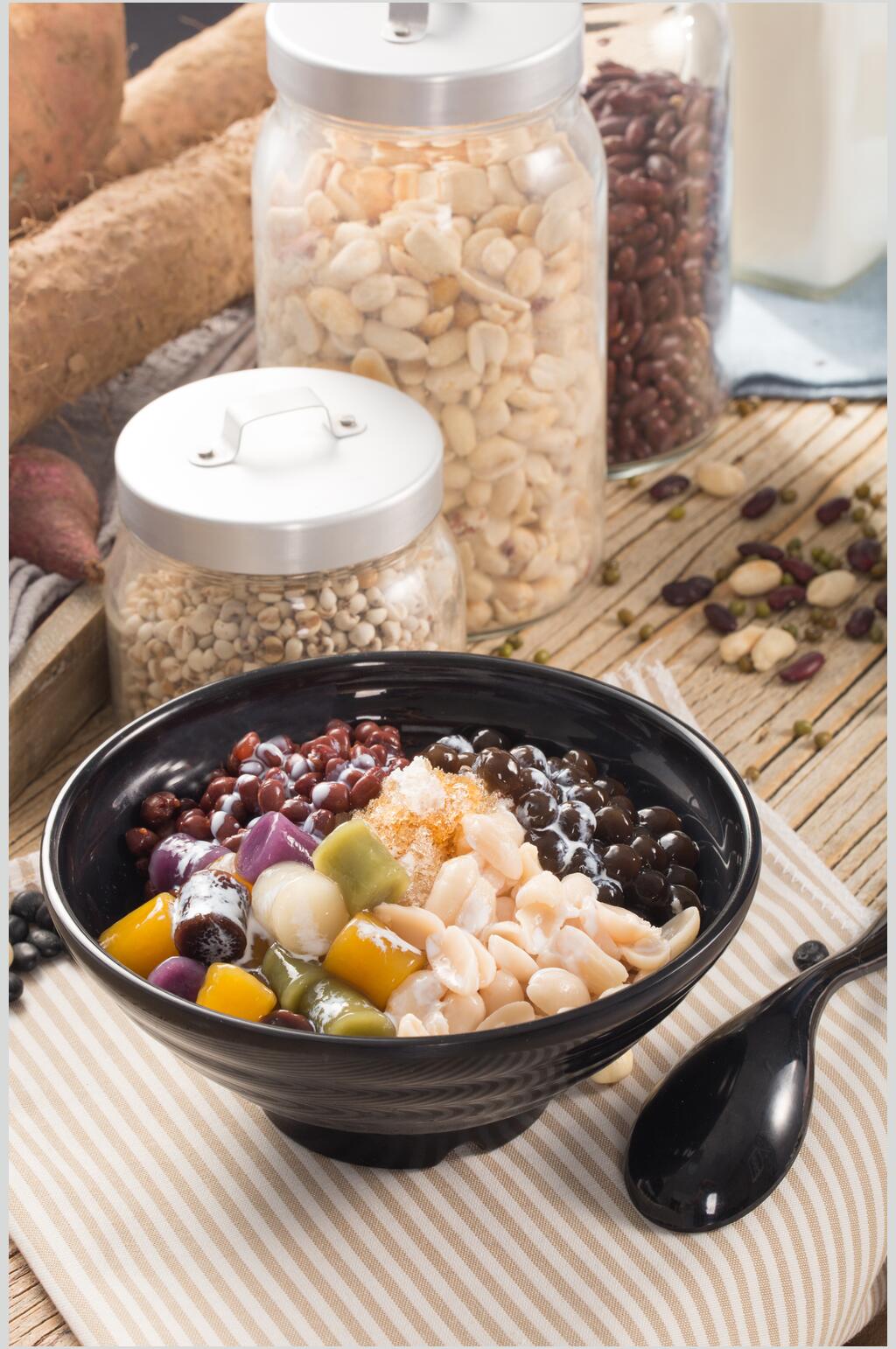 红豆芋圆甜品竖版特写图片美食摄影图素材