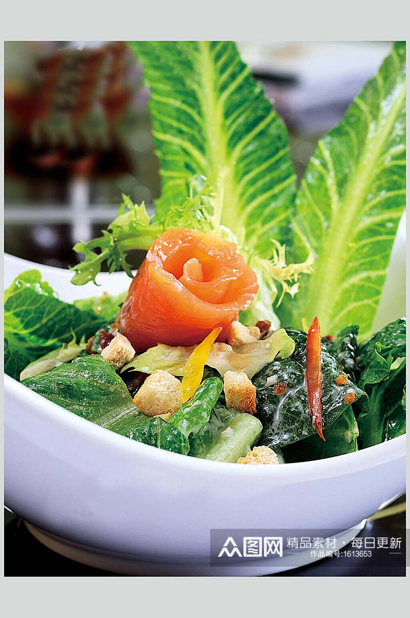 黑醋汁挪威熏鲑鱼蔬菜沙拉特写图片素材