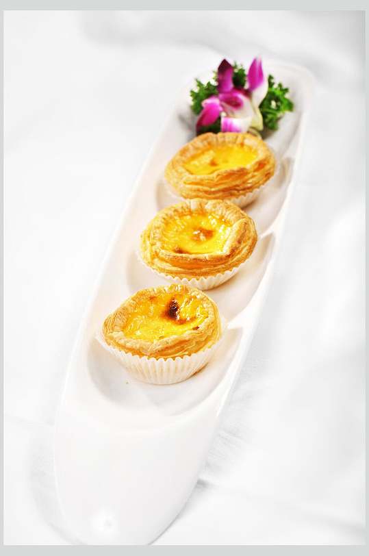 高端盘装蛋挞摄影图