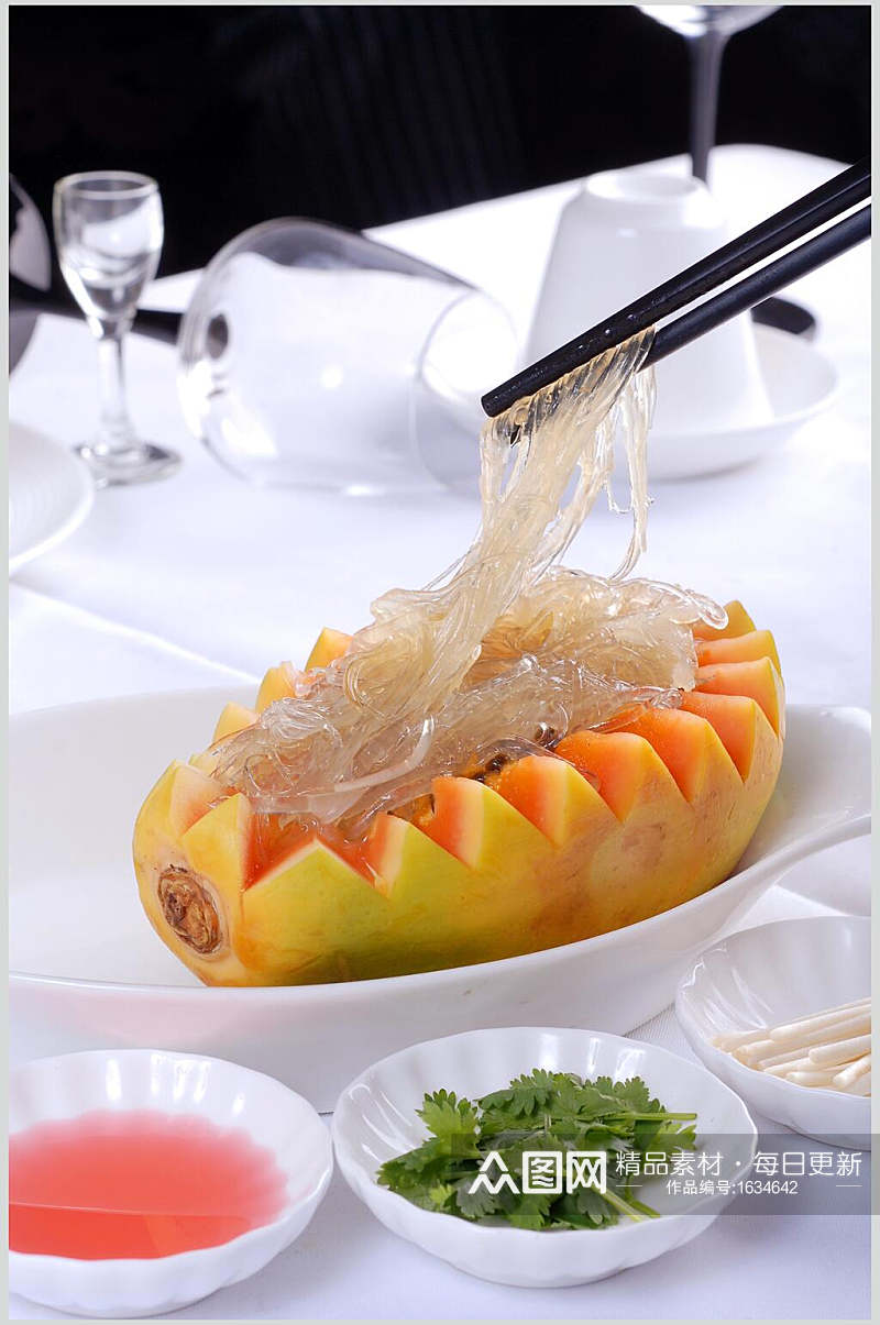 粤菜木瓜炖鱼翅美食高清图片素材