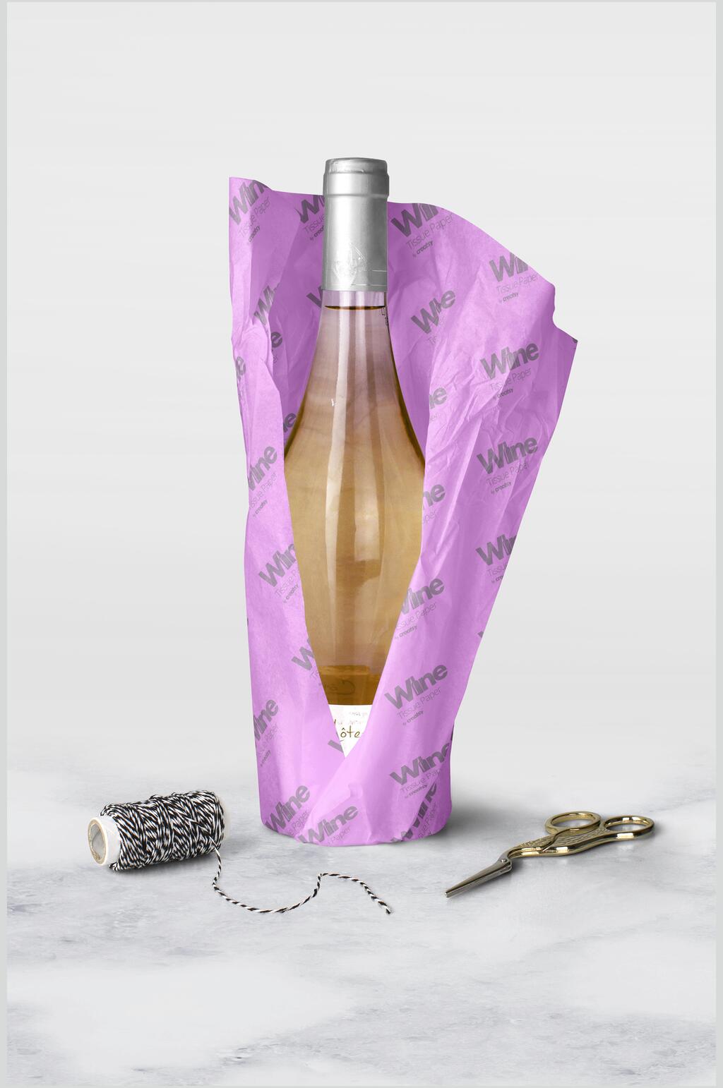 紫色酒瓶包装样机效果图素材