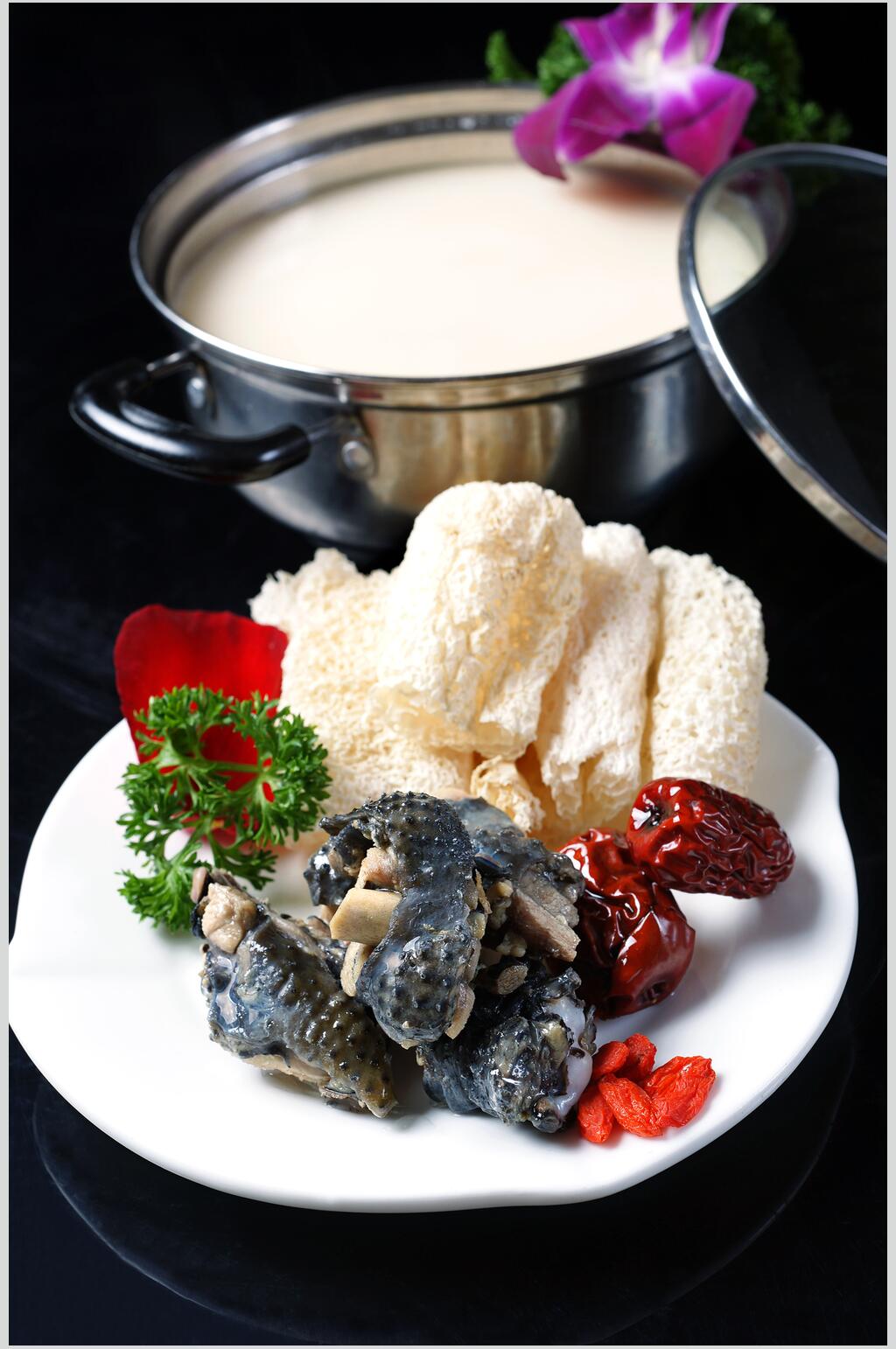 竹荪乌鸡汤锅食品高清图片素材