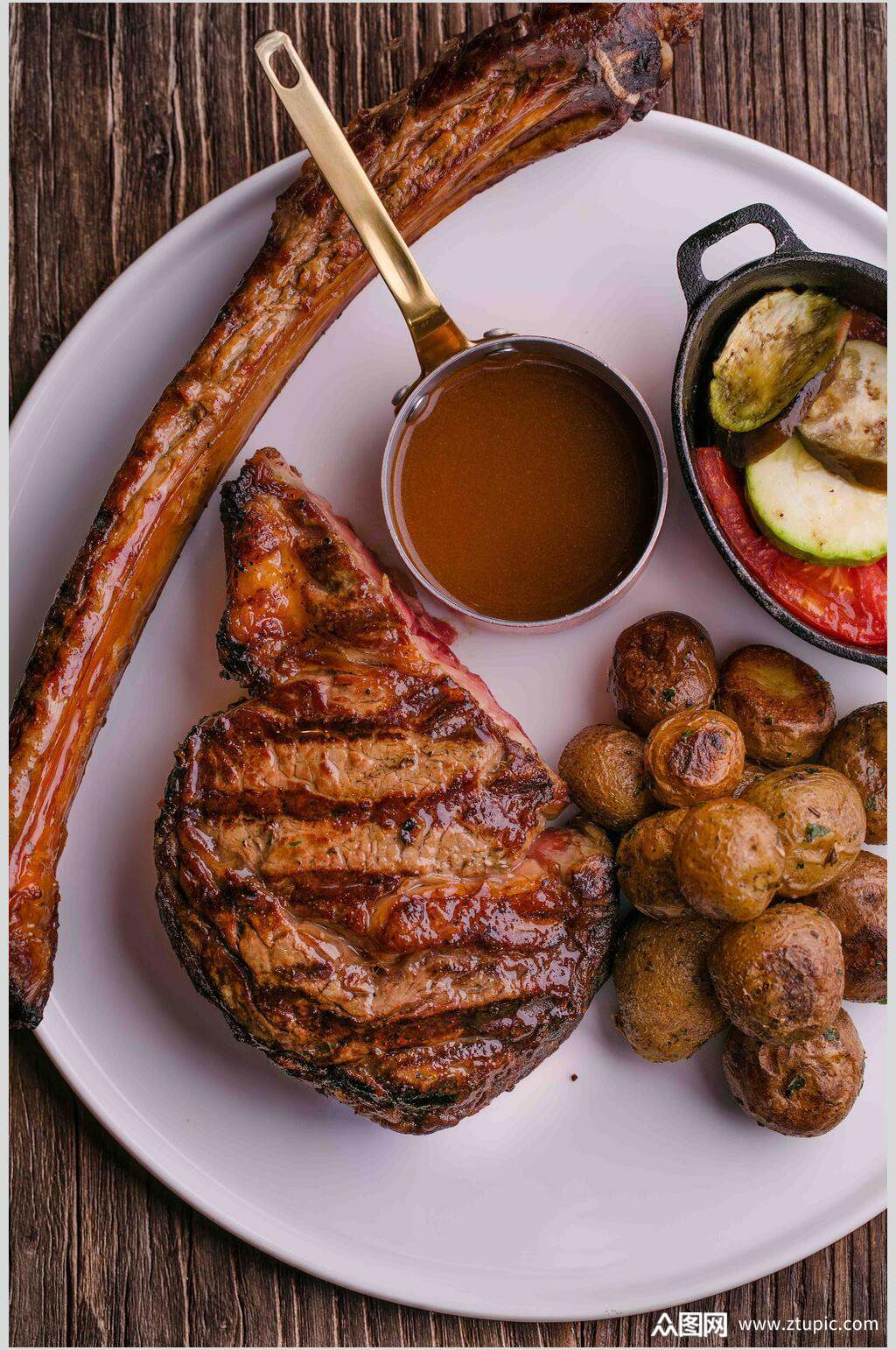 牛排布景西餐美食高清摄影图