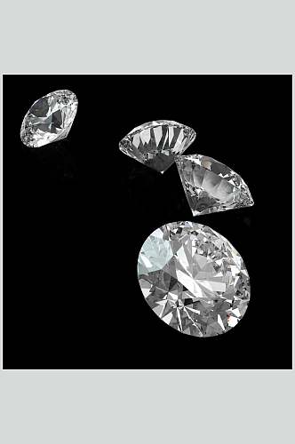 圆润精致的钻石钻戒饰品图片