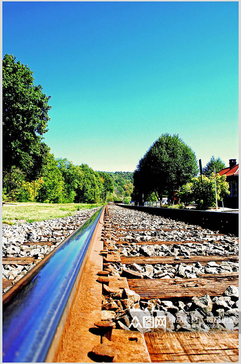 清新绿色木质铁路风景高清图片素材