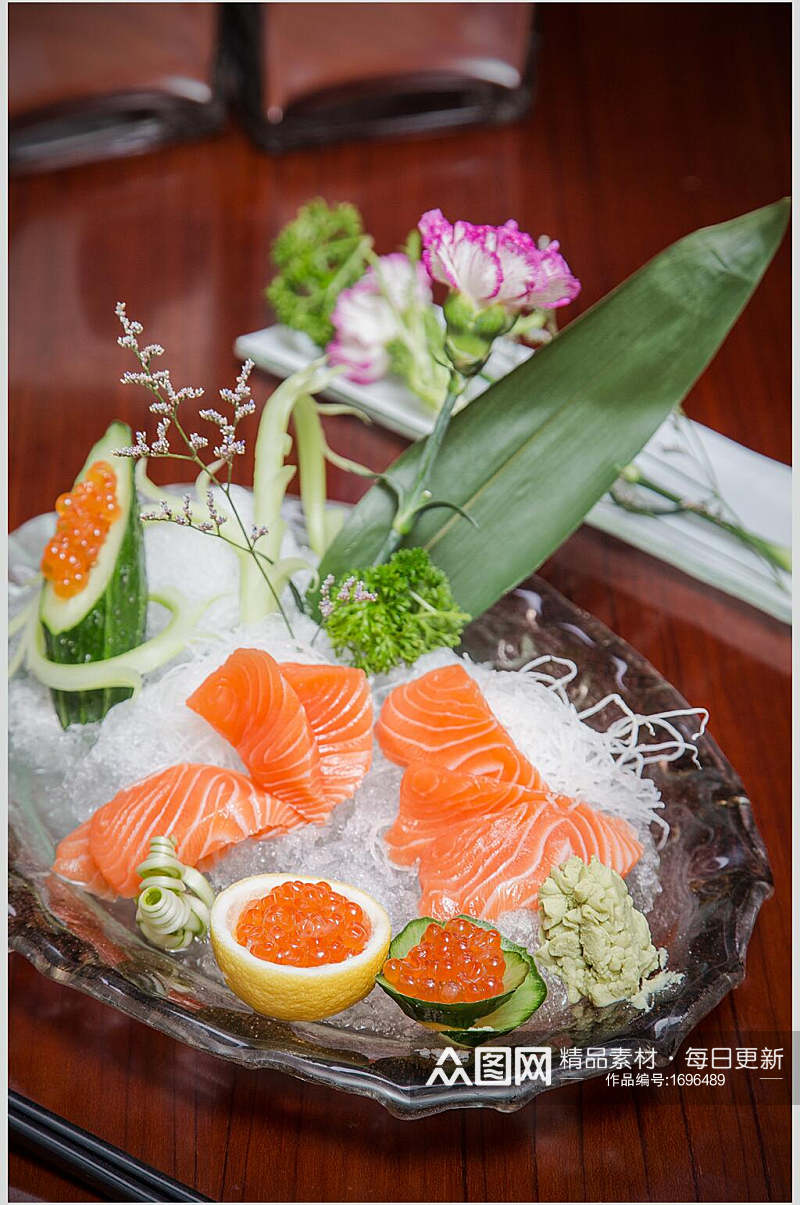 日式冰镇三文鱼鱼籽寿司美食高清图片素材