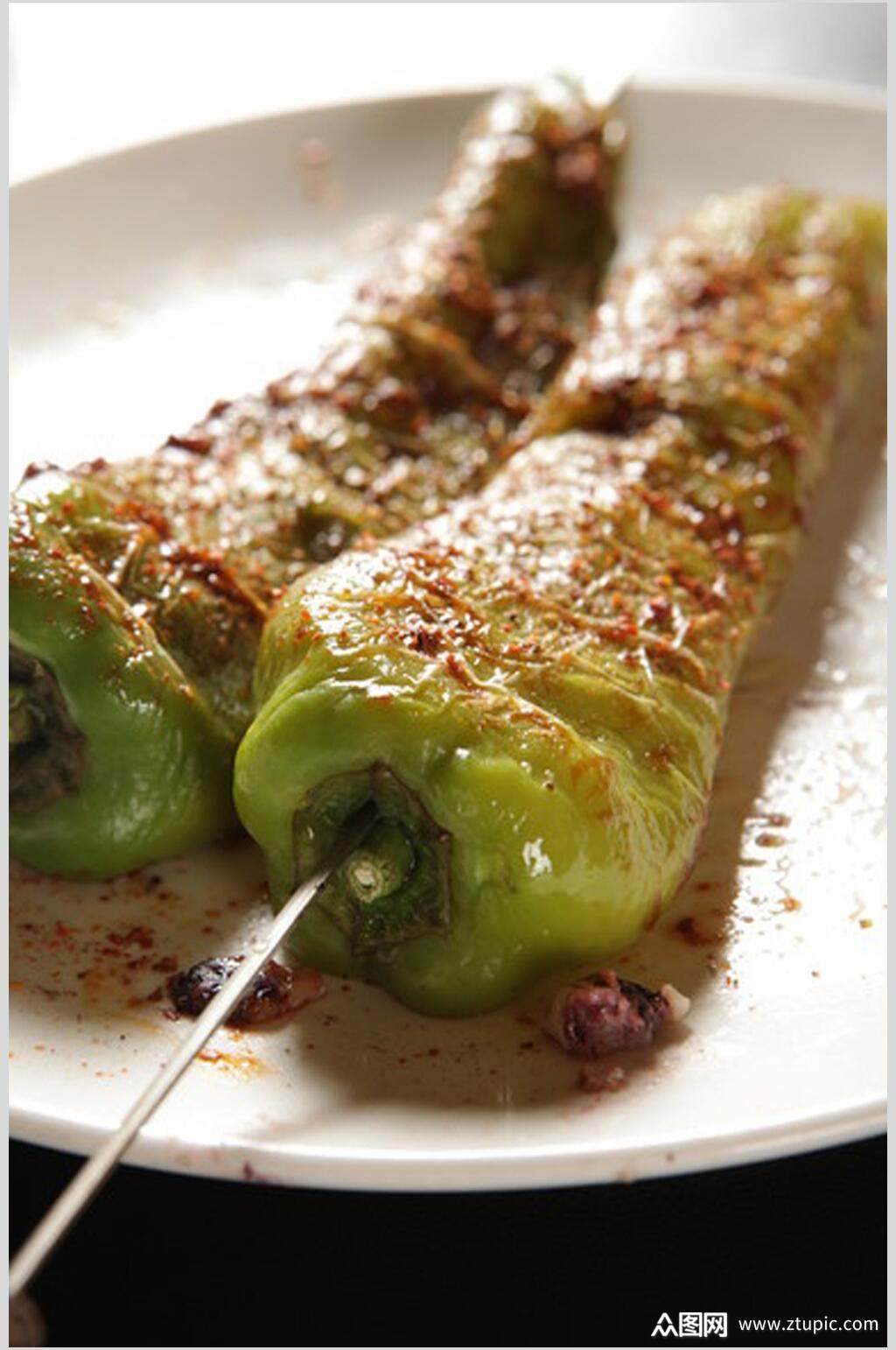 鲜香烤辣椒美食高清图片