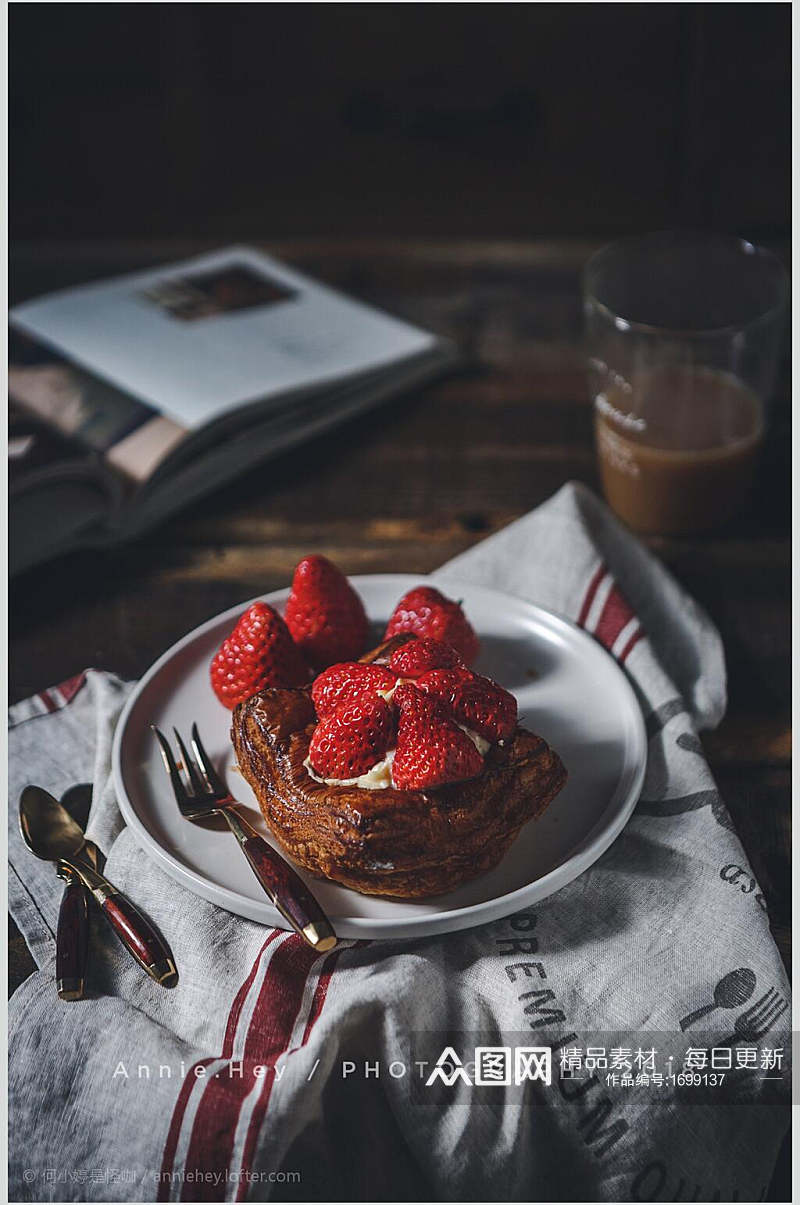 草莓蛋糕美食图片素材