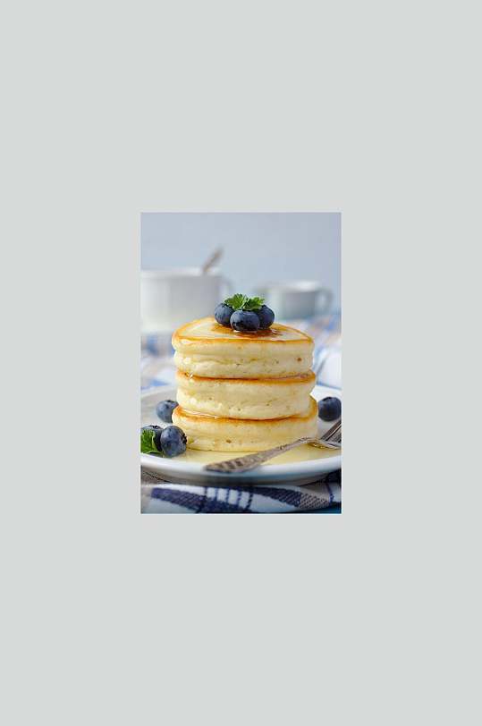 西式糕点蓝莓蛋糕图片