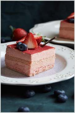 美味草莓蛋糕甜品美食图片