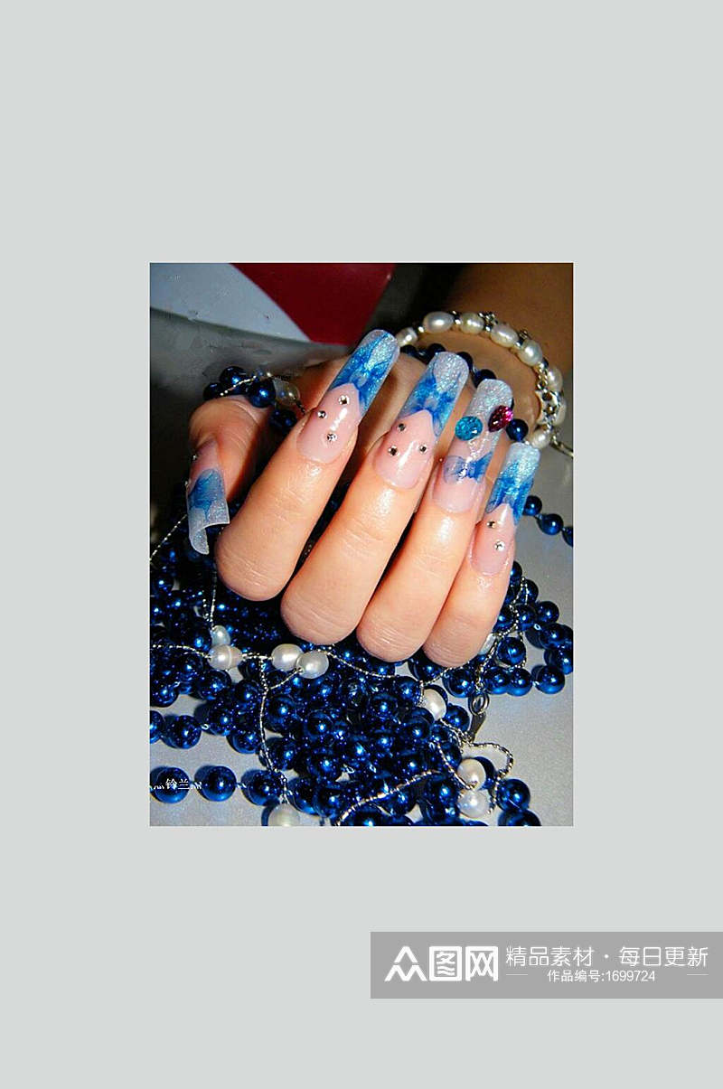 指尖的魅力蓝色美甲美妆图片素材