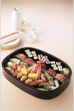 日式料理寿司拼盘包装美食高清图片