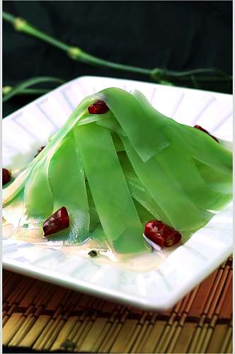 炝锅青笋片美食摄影图片