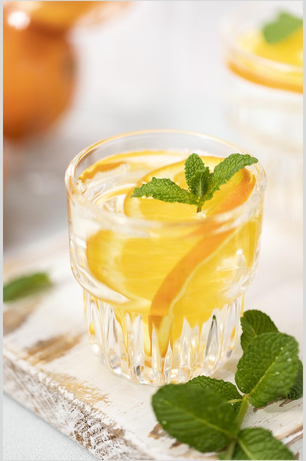 夏日橙汁柠檬水冰凉饮品饮料特写图片