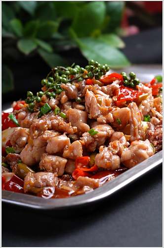中餐泡椒兔美食摄影图片
