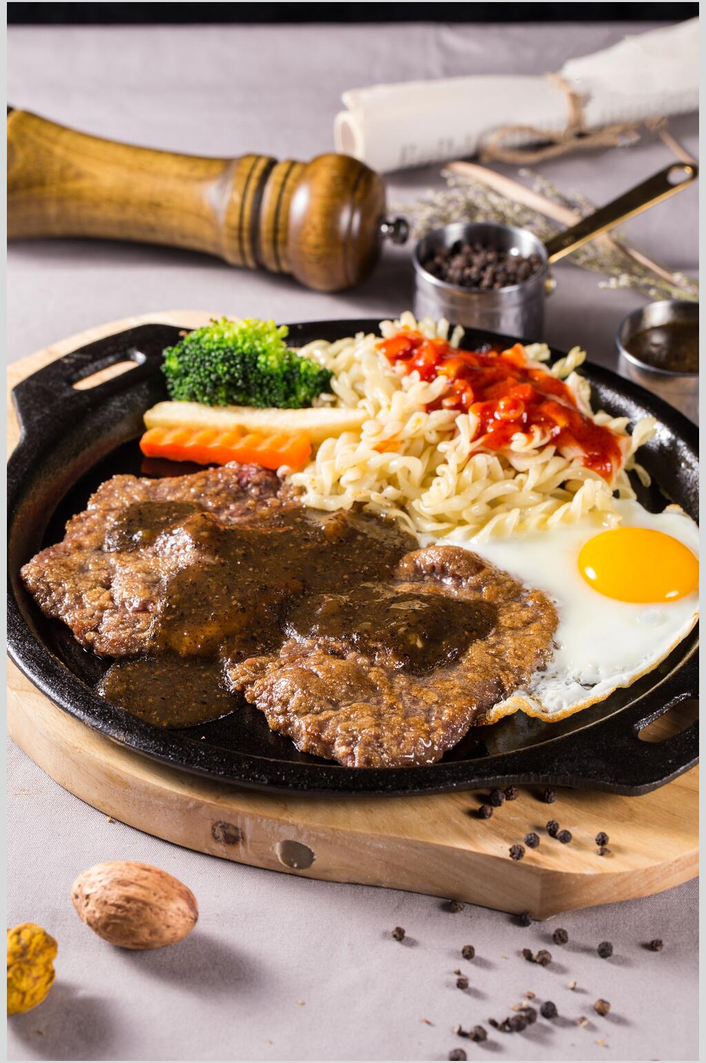 铁板牛排套餐美食实拍图片素材