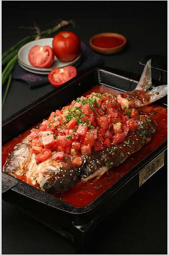西红柿烤鱼餐饮菜品摄影图片