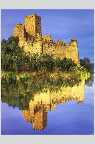 欧洲城堡古堡倒影高清图片