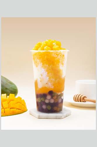 夏日饮品芒果芋圆奶茶水果茶摄影图片