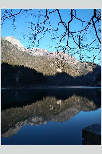 四川九寨沟山水倒影图片