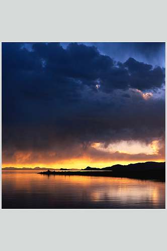 夜景湖泊湖面图片