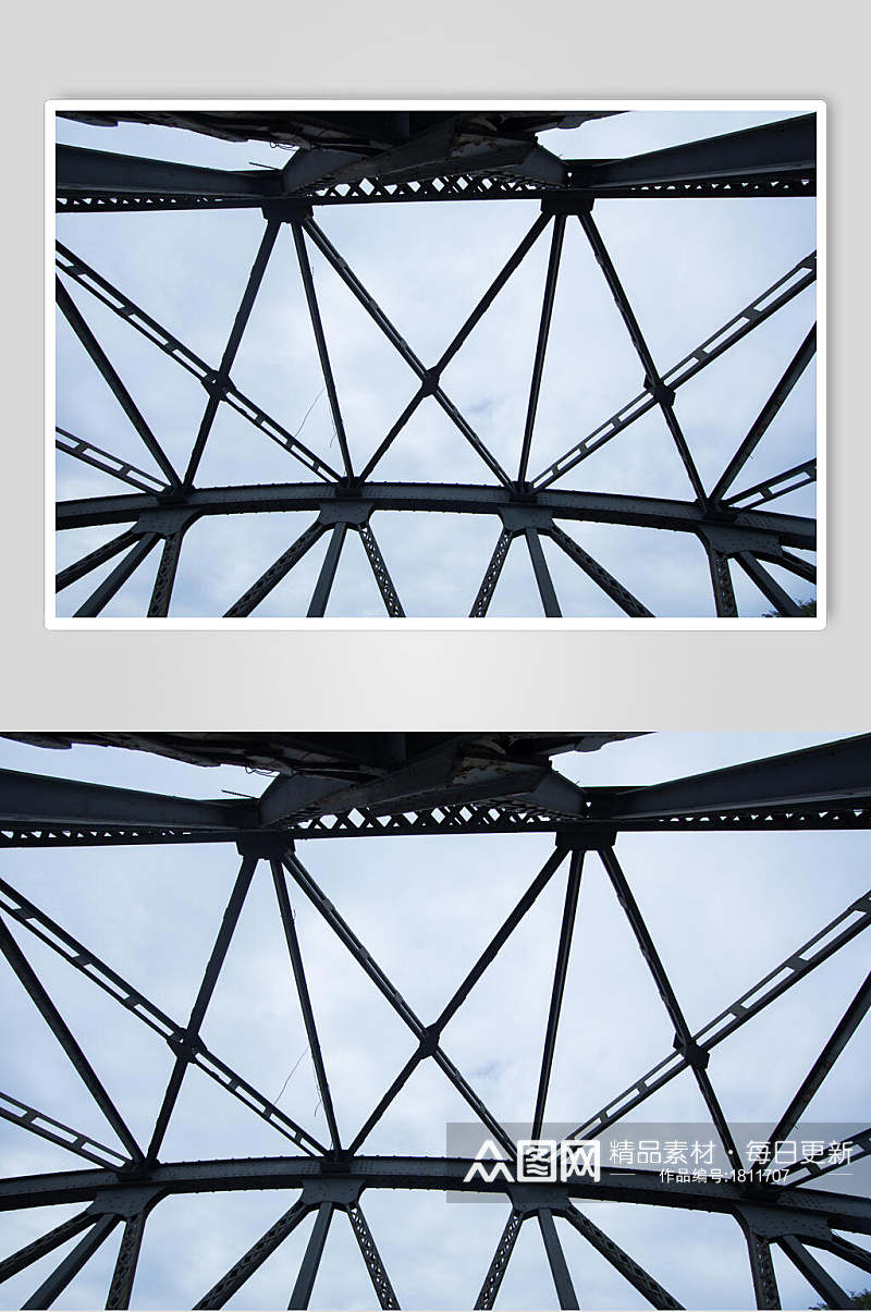 老上海铁桥仰拍图片素材