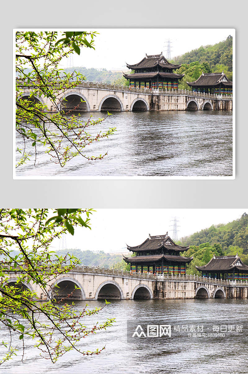 重庆城市古建筑风雨桥图片素材