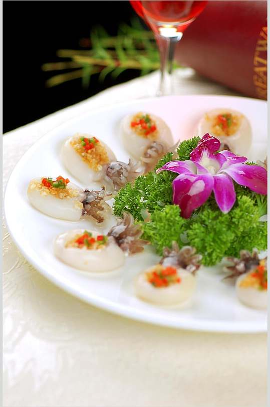 美味热菜蒜茸蒸墨鱼仔高清图片