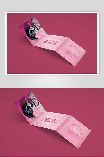 粉色产品推广折页宣传单样机效果图