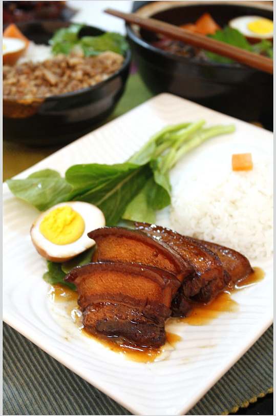 美食卤肉饭图片