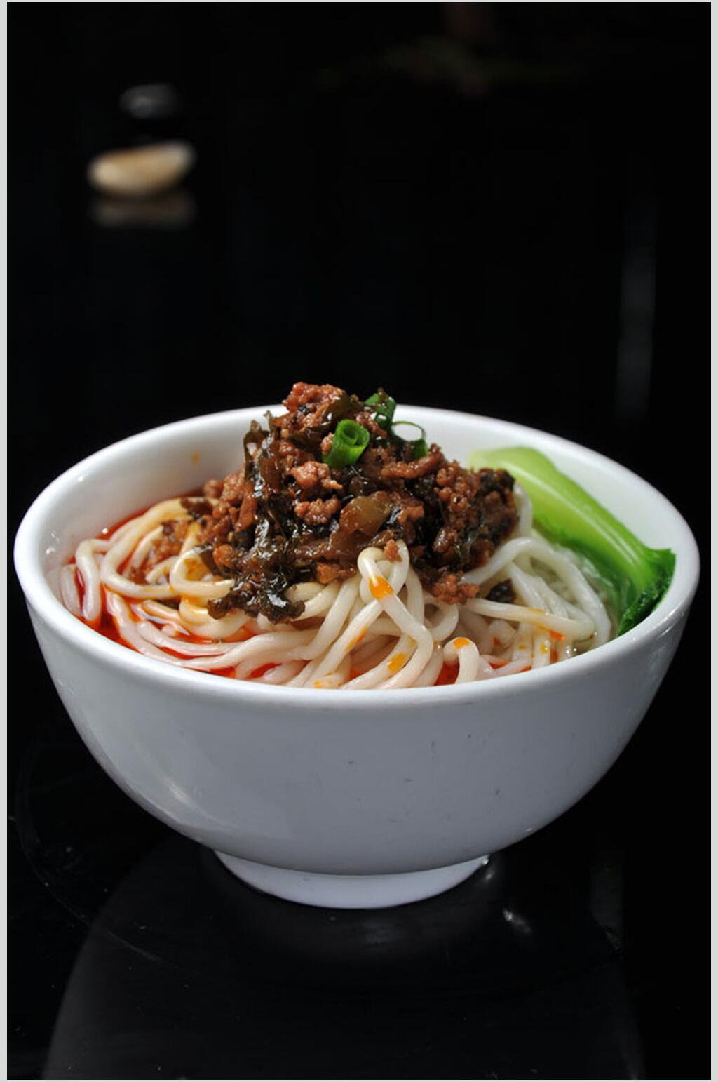 特色美味担担面食品图片素材