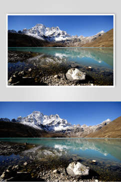 雪山山峰湖泊风景摄影图片