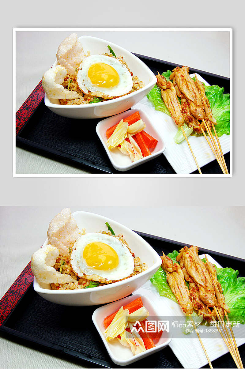 印尼炒饭配沙爹鸡肉串美食图片素材