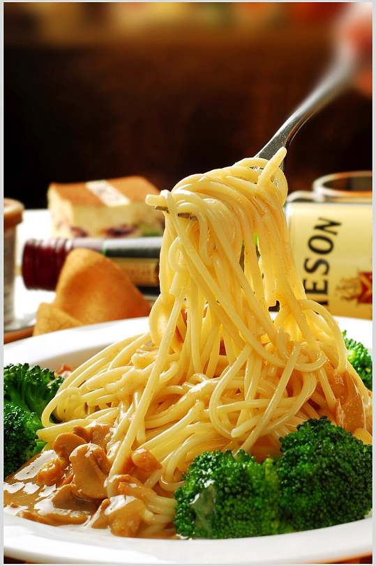 意大利面食蘑菇酱意面美食图片