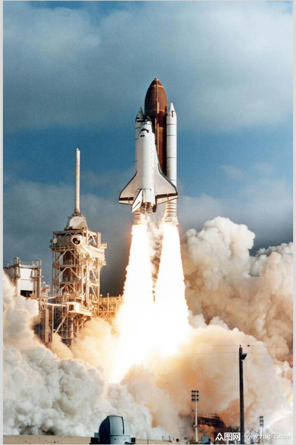 太空人造卫星发射图片