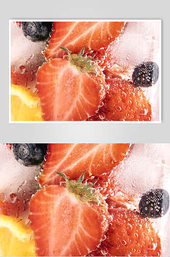 草莓冰镇水果图片