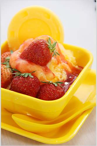 草莓水果捞美食摄影图片