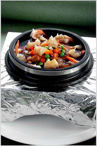 石锅海鲜烩豆腐高清摄影图片