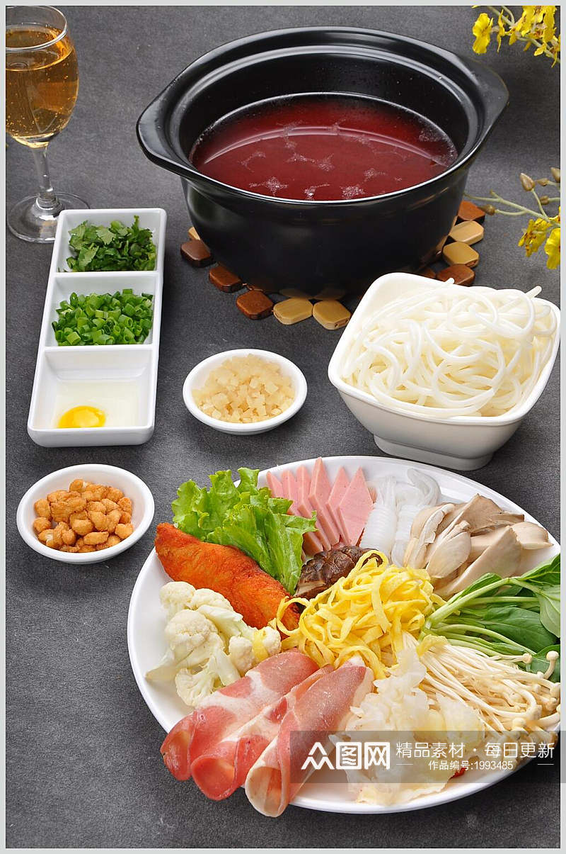 砂锅火锅配菜米线拉面摄影图片素材