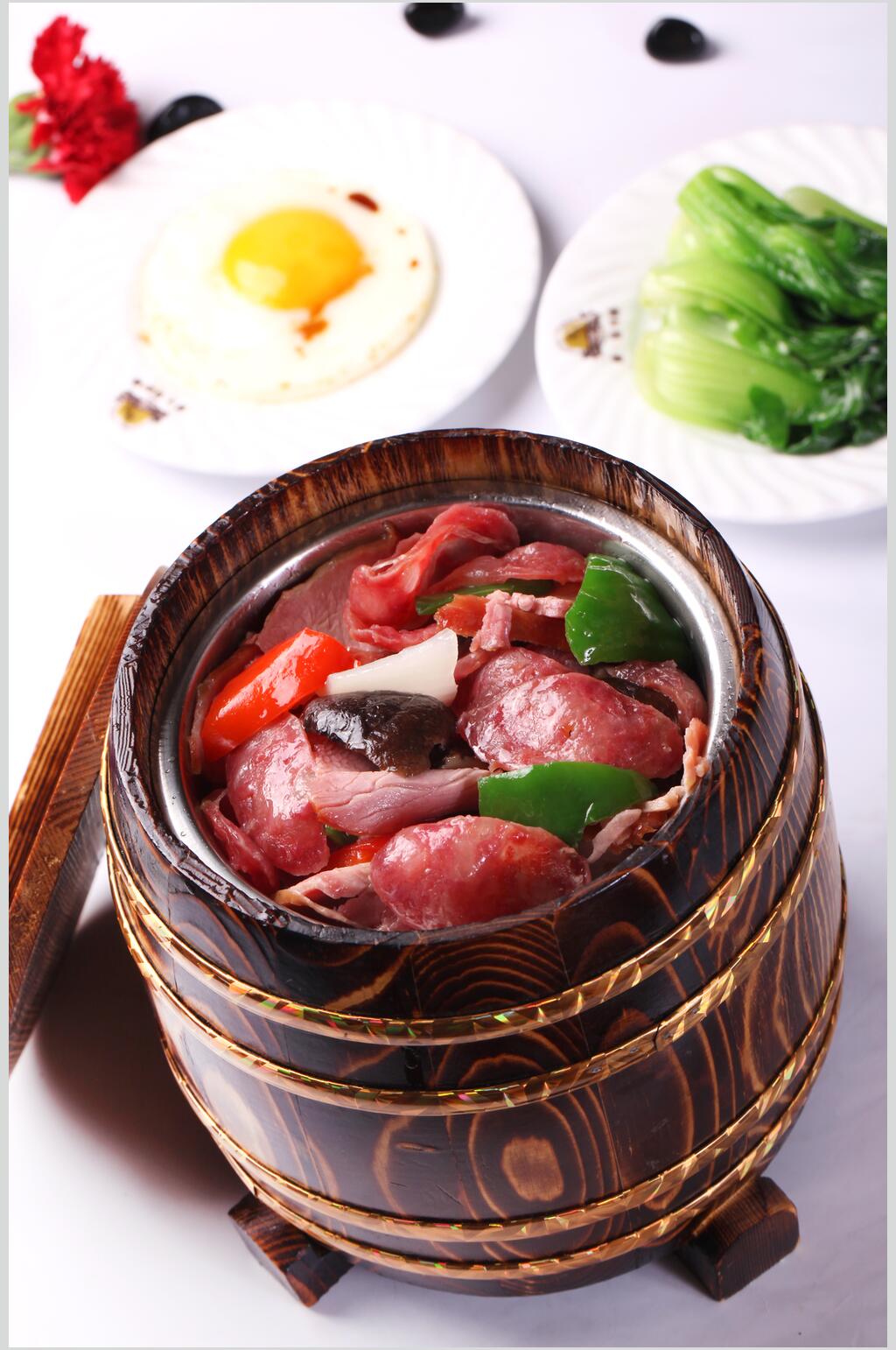 腊肠木桶饭摄影图片素材