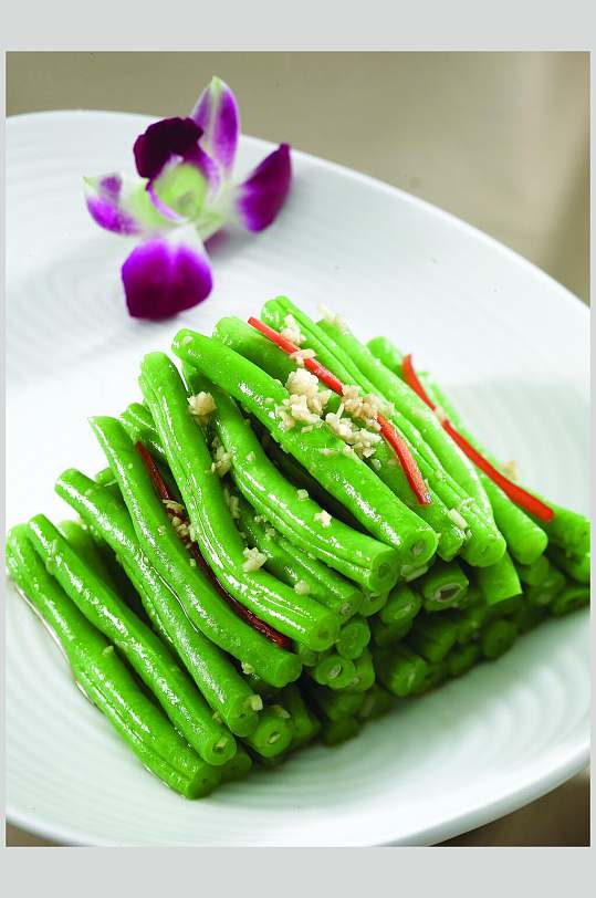 美味蒜香豆角摄影图片