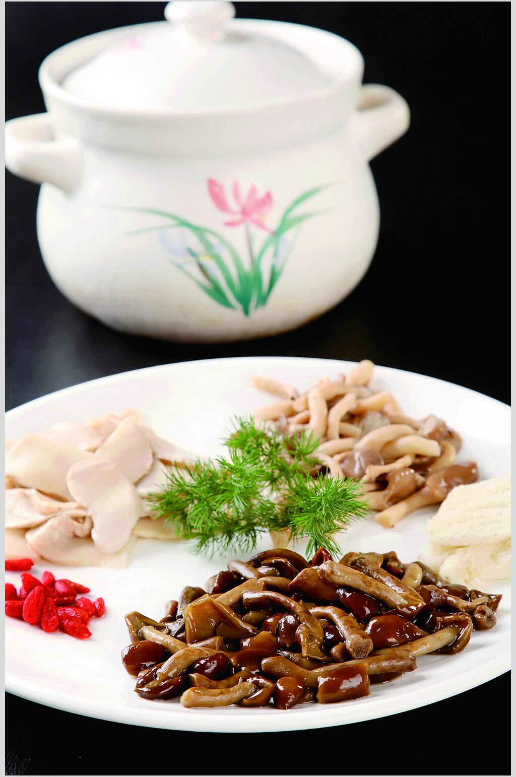 新鲜美味什锦菌汤美食图片素材