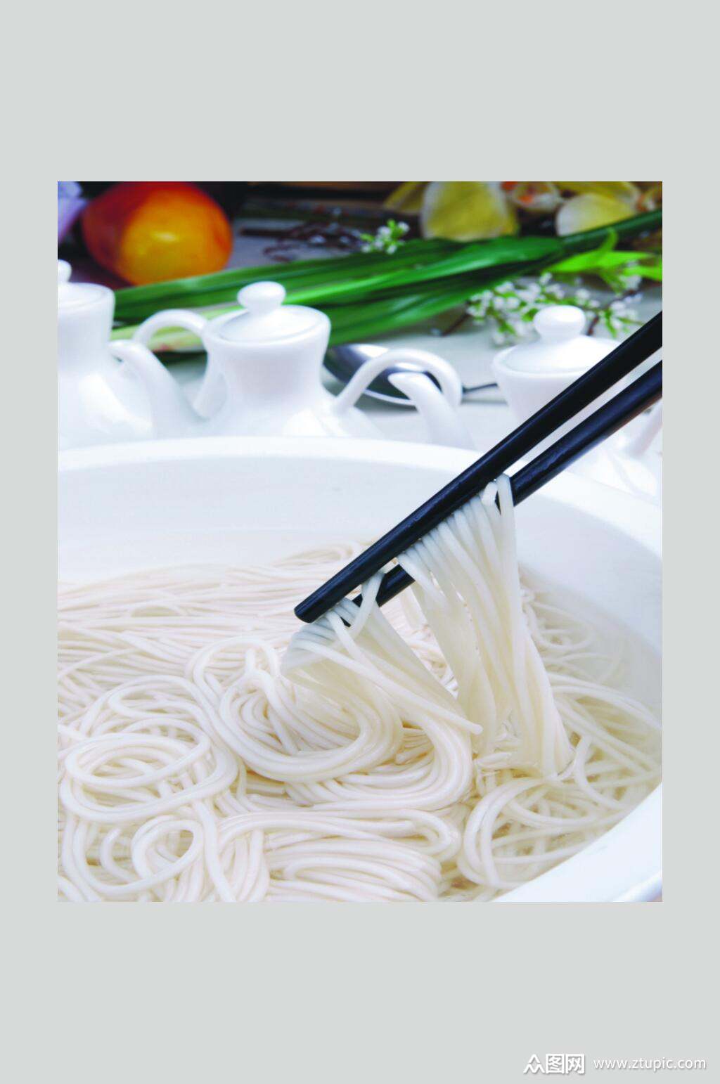 清水面条摄影图片