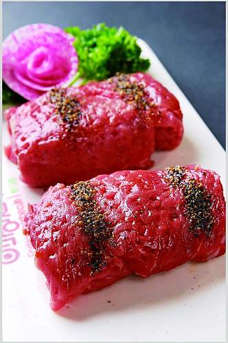 牛排卷肉美食图片