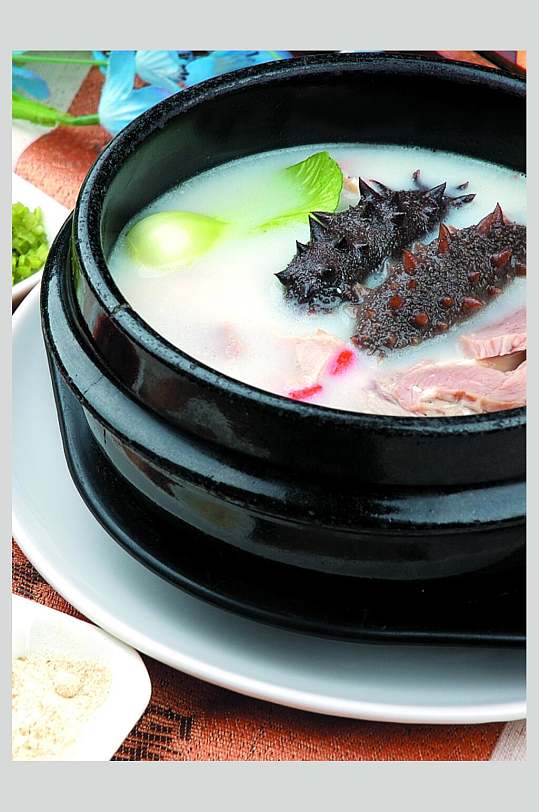 羊肉海参汤美食图片